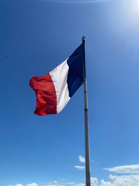 France Flag Aesthetic, French Flag Aesthetic, Francia Aesthetic, Riri Aesthetic, France Summer Aesthetic, Flags Aesthetic, Paris Flag, Summer Aesthetic Vibes, Flag Pictures