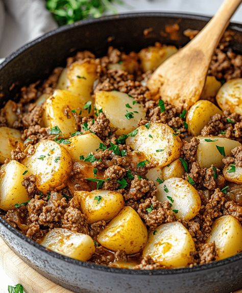 Simple Recipe With Ground Beef, Simple Meat And Potato Meals, Easy Large Dinner Ideas, Meals With Potatoes And Ground Beef, Supper Ideas Using Ground Beef, Ground Beef Potato Skillet Recipes, Ground Beef With Beans, Ground Beef And Small Potato Recipes, Hamburger And Potatoes Skillet