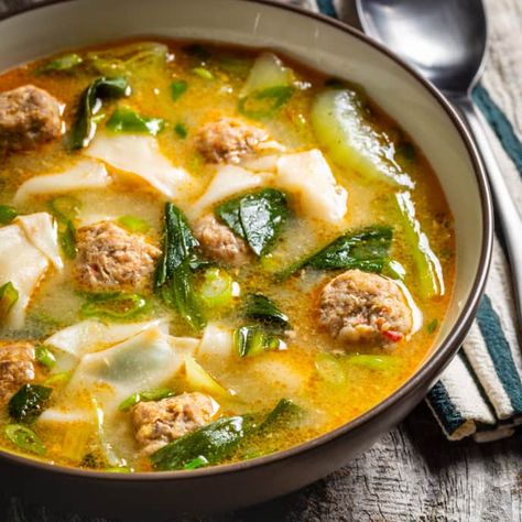 Ground Pork Soup Recipes, Ground Pork Soup, Pork Meatball Soup, Best Noodles, Pork Meatball, Pork Soup Recipes, Chinese Soups, Wonton Soup Recipe, Cooks Country Recipes