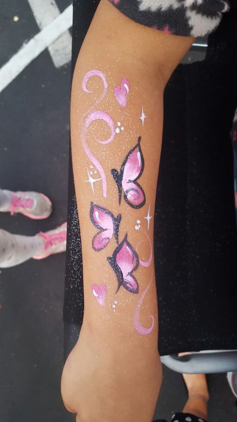 Pink Butterfly Face Paint, Face Painting Designs Butterfly, Simple Face Painting Ideas Butterfly, Flower And Butterfly Face Paint, Facepainting Ideas Butterfly, Pick A Face Paint Design, Butterfly Facepainting Ideas, Face Paint Arm Art, Arm Face Painting Easy