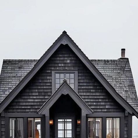 Tiny Houses Perfect on Instagram: "Tour through a Dark Coastal House 🏠⚫️🌊☁️ 🏠follow us at @tinyhousesperfect 🏠 🏠follow us at @tinyhousesperfect 🏠 🏠follow us at @tinyhousesperfect 🏠 Credits: @benmyhre ______________________ #tinyhouseattractive #tinyhouse #tinyhome #tinyhousemovement #tinyliving #homeiswhereyouparkit #tinyhomes #vanlife #tinyhouselife #tinyhouseliving #tinyhousenation #architecture #travel #tinyhouses #tinyhouseonwheels #fire #tinyhousedesign #wood #winter #tinyhousebuild Coastal Cabin, Black Cabin, Woodworking Blueprints, Tiny House Nation, Moody Interiors, Coastal House, Romantic Home, Tiny House Movement, Dark Interiors