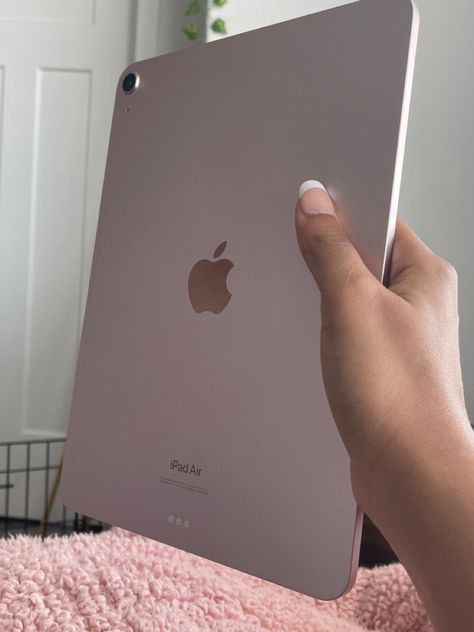 Pink Ipad Air Aesthetic, Ipad Air Pink, Apple Pad, Apple Gadgets Iphone, Pink Ipad, Ipad Essentials, Medical School Life, College Motivation, Iphone Obsession