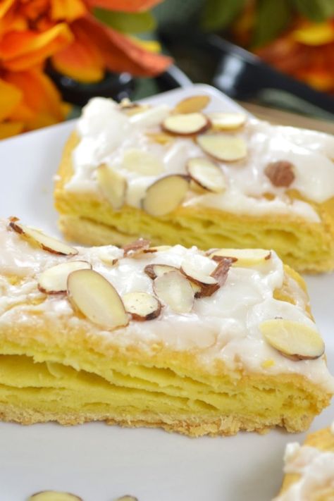 Danish Almond Puff | "Did I just make this?! Wow! This is delicious! So easy, so fast, and sooo extraordinary! This is like fine pastry shop quality. I can't wait to serve it to my guests this evening." #allrecipes #dessertrecipes #dessertideas #dessertdishes #dessertinspiration Pastel, Easy Danish, Almond Puff, Almond Pastry, Danish Pastry, Puff Recipe, Danish Food, Puff Pastry Recipes, Dessert Dishes