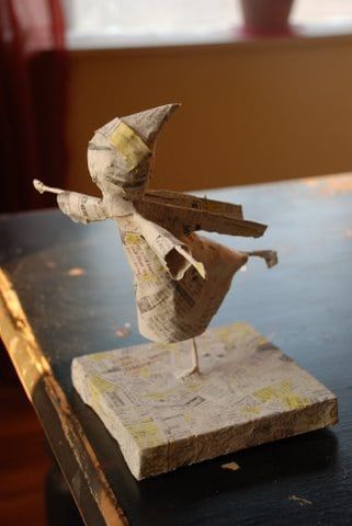 Stary Papier, Paper Mache Projects, Christmas Ice Skates, Paper Mache Dolls, Paper Mache Clay, Paper Mache Art, Paper Mache Sculpture, Paper Mache Crafts, Papel Mache