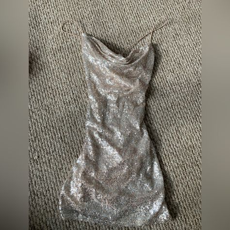 Sparkly Dress From Windsor. Never Worn Silver Sparkly Mini Dress, Formal Silver Dress, Silver Sparkle Dress, Short Sparkly Dresses, Diamond Birthday, Silver Dresses, Sparkly Mini Dress, Hoco Dresses Tight, Dance Stuff