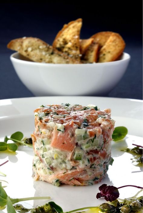 Weekend Appetizers, Rillettes Recipe, Salmon Terrine, Smoked Salmon Recipe, Mermaid Food, Gourmet Lunch, Hot Smoked Salmon, Meaty Meals, Christmas Starters