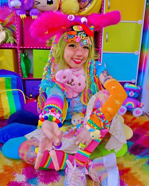 ✨KRISTINA꒡̈⃝ELLE✨ 🇵🇭🏳️‍🌈 (@cybr.grl) • Instagram photos and videos Kandi Kidcore, Decora Kei Outfits, Harajuku Rainbow, Cybr Grl, Arcade Outfit, Decora Kei Fashion, Decora Outfits, Decora Aesthetic, Arcade Carpet