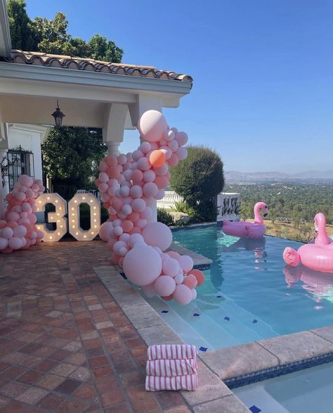 15 Birthday Pool Party Ideas, 16 Birthday Pool Party Ideas, Pool Party Decorations Adult, Birthday Pool Party Decorations, Aesthetic Pool Party, Pool Party Aesthetic, Birthday Party Pool, Barbie Bday, Bday Stuff