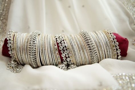 Image by Jason Keefer Photography http://maharaniweddings.com/gallery/photo/668 Tiffany Jewelry Box, White Bangles, Colorful Bangles, Wedding Jewellery Collection, Bridal Bangles, Bangles Jewelry Designs, Indian Wedding Jewelry, India Jewelry, Fancy Jewellery