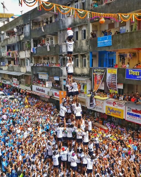 Wassup Mumbai’s Instagram photo: “Throw back at Dahi Handi 2019 celebrations from Mumbai. We all missed  Govinda pathaks and energetic crowd to dancing on music this year…” Janmashtami Images, Happy Birthday Font, Hanuman Ji Wallpapers, Hd Dark Wallpapers, Army Images, Banner Background Hd, Marathi Status, Shree Krishna Wallpapers, Shri Ram Photo