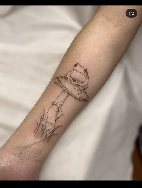 Frog Snail Mushroom Tattoo, Women Mushroom Tattoo, Upper Arm Tattoo Aesthetic, Patchwork Tattoo Ideas Animals, Frog On Toadstool Tattoo, Frog And Snail Tattoo, Frog On A Mushroom Tattoo, Mushroom And Snail Tattoo, Swaggy Drawings