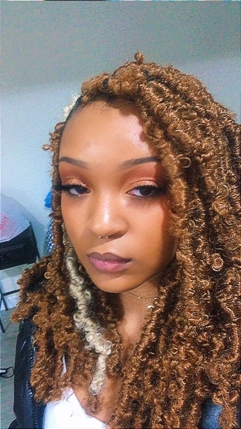 Light Brown Butterfly Locs, Brown Butterfly Locs, Ginger Ombre, Butterfly Locs Crochet Hair, Butterfly Locs Crochet, Distressed Locs, Butterfly Braid, Brown Butterfly, Butterfly Locs