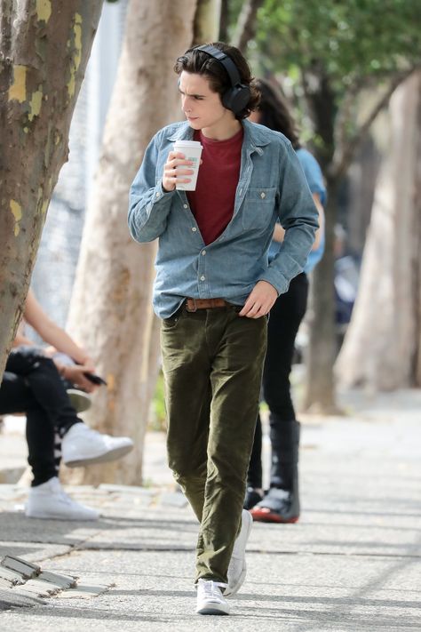 Timothée Chalamet's Endearing Street Style Makes Us Love Him Even More Timothee Chalamet Outfits, Black Oxford Shoes, Timmy T, Black Oxfords, Red T, Timothee Chalamet, Chambray Shirt, Celebrity Look, Look Cool