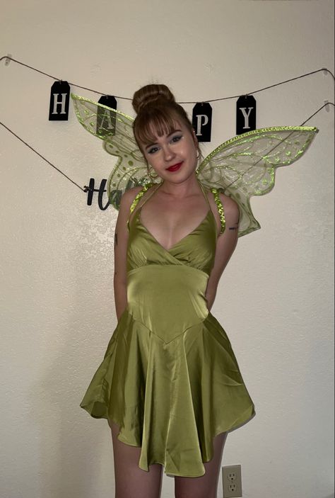 Tinker Bell Costume Aesthetic, Tinker Ell Halloween Costume, Tinkerbell Costume Aesthetic, Tinkerbell Characters Costumes, Tinkerbell Aesthetic Outfit, Timkerberbell Costume, Tinker Bell Inspired Outfits, Tinkerbell And Vidia Costume, Tinker Bell Costume Women