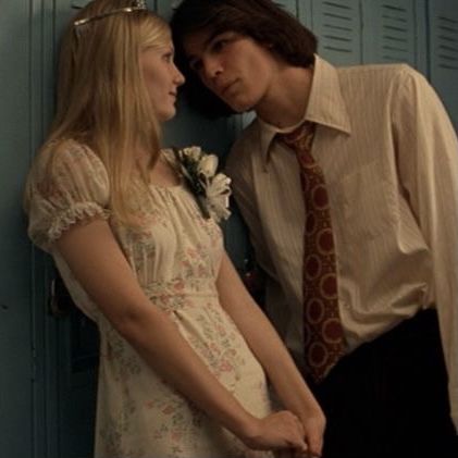 the virgin suicides lux lisbon mary lisbon trip fontaine cecilia lisbon bonnie lisbon therese lisbon the virgin suicides aesthetic coming of age coming of age movie Sofia Coppola Movies, Beau Film, Steamy Romance, Girl Movies, Sofia Coppola, Kirsten Dunst, Dirty Dancing, Good Movies To Watch, Romance Movies