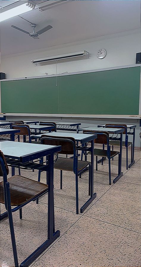 Highschool Aesthetic Classroom, Classroom Ceiling, College Classroom, Beach Sunset Photography, Classroom Arrangement, Classroom Interior, Classroom Background, Crown Aesthetic, Cladding Design