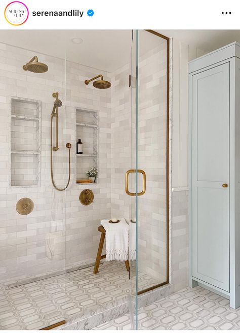 Double Shower Ensuite, Double Shower Head Master Baths, Steam Showers Bathroom Master Bath, Shower Layout, Double Shower Heads, Master Suite Bathroom, Bathroom Niche, Bathroom Shower Doors, Master Bath Shower