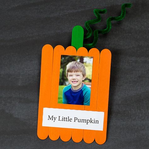 Popsicle Stick Pumpkin, Toe Up Socks, Pumpkin Patch Pictures, Pumpkin Activities, Pumpkin Pictures, Picture Frame Crafts, Keepsake Crafts, October Crafts, Fun Halloween Crafts