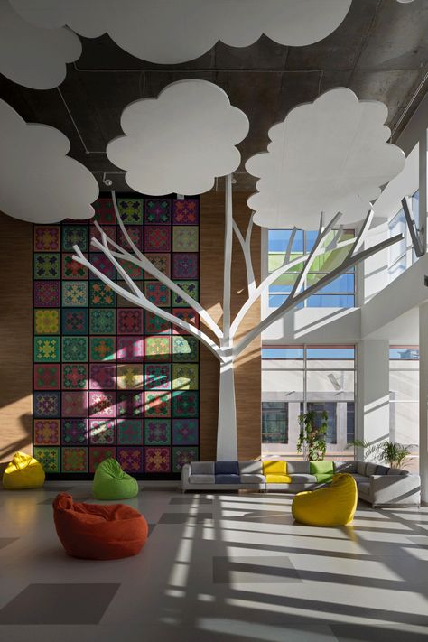 elena dobrovolskaya and dreamdesign unveil an uncommon primary school in kiev, driven mainly by creativity, joy, aesthetics and taste. School Reception, Kindergarten Interior, Classroom Interior, Kindergarten Design, School Interior, Interior Design School, Clinic Design, School Building, Learning Spaces