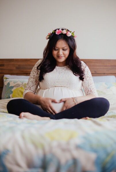 Maternity Photography At Home Ideas, Maternity Photography Poses Indoors At Home Simple, Pregnancy Pics At Home, Maternity Photography In Home, Maternity Photo Shoot Ideas At Home, Pregnancy Photoshoot At Home, Maternity 2023, Pre Maternity, Maternity Shoot At Home