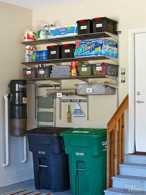 Get organized with these diy garage storage ideas. Here are 20 ways to optimize your space and make your garage as functional as possible. Casa Garage, Pantry Makeover, Garage Organize, Cleaning Guide, Garage Makeover, Garage Storage Organization, Diy Garage, Garage House, Storage Hacks