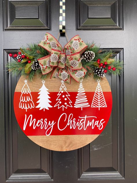 Round Christmas Door Hanger, Plant Curtain, Closet Table, Door Hanger Round, Paint Fashion, Farmhouse Door Hanger, Window Exterior, Trending Christmas, Door Hanger Christmas