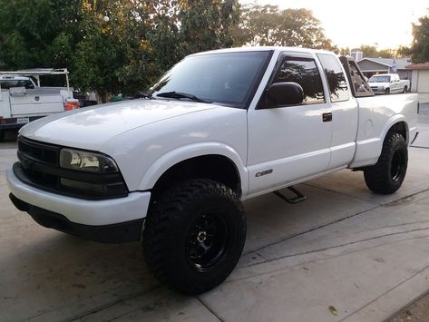 Funnest truck since my sonoma S10 Zr2 Truck, S10 Truck Ideas, Chevy S10 Zr2, S10 Zr2, S10 Truck, Chevy Luv, Chevrolet S 10, Ford Trucks F150, S10 Pickup