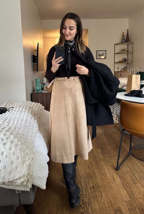 Suede Midi Skirt, Trendy Date Night Outfit, Belted Midi Skirt, Outfit Inspiration Women, Midi Skirt Outfit, Blogger Outfits, Business Casual Work, Business Casual Outfits For Women, Winter Outfit Inspiration