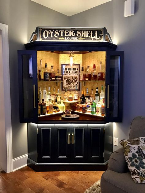 Diy Bar Cabinet, Armoire Bar, Bar Mini, Home Bar Cabinet, Bar In Casa, Home Bar Rooms, Modern Home Bar, Diy Home Bar, Deco Studio