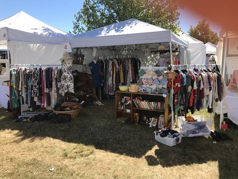 Vendor Setup, Market Setup, Vintage Market Booth, Vendor Booth Display, Flea Market Booth, Thrift Clothes, Antique Booth Ideas, Clothing Display, Clothes Market