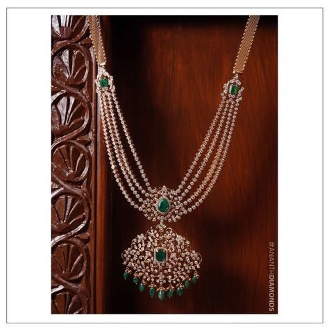 Diamond Jewelry Set, Diamond Pendants Designs, Diamond Wedding Jewelry, Gold Jewelry Simple Necklace, Beautiful Gold Necklaces, Pearl Necklace Designs, Gold Necklace Indian Bridal Jewelry, Diamond Necklace Designs, Beaded Necklace Designs