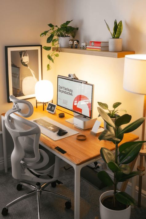 Minimalist Workspace, Wfh Setup, Work Setup, Desk Setup Ideas, Home Office Inspo, Cozy Desk, Home Studio Setup, Minimalist Desk, Desk Inspiration