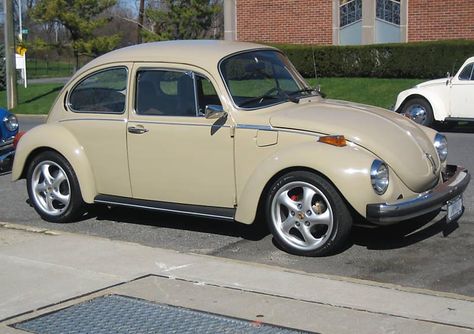 All sizes | super beetle r side | Flickr - Photo Sharing! Porsche Engine, Volkswagon Van, Beetle Vw, Vw Super Beetle, Vw Type 3, Vw Fox, Bug Car, Super Beetle, Vw Sedan