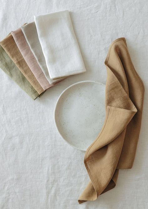 Linen Table Cloth Styling, Diy Fabric Napkins, Fabric Napkins, Linen Dinner Napkins, Dining Room Accessories, Fabric Napkin, Table Coasters, Elegant Dining Room, Everyday Meals