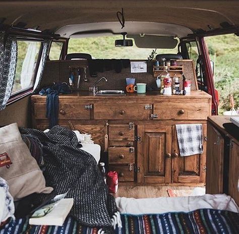 Astounding the best designs of vans for camping and adventure in the woods and snow https://www.camperlife.co/2019/01/05/the-best-designs-of-vans-for-camping-and-adventure-in-the-woods-and-snow/ If you're curious about just what the lifestyle entails, or wish to try out a system or design, you can select from a number of alternatives in their rental fleet. T3 Vw, Kombi Motorhome, Suv Camper, Auto Camping, Diy Campervan, Kombi Home, Sprinter Camper, Combi Vw, Campervan Interior