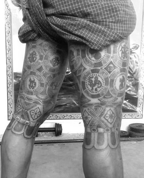 Burmese traditional tattoo Burmese Traditional Tattoo, Myanmar Traditional Tattoo, Burmese Tattoo, Myanmar Tattoo, Detail Craft, Boxing Tattoos, Vintage Myanmar, Khmer Tattoo, Unique Tattoos For Men