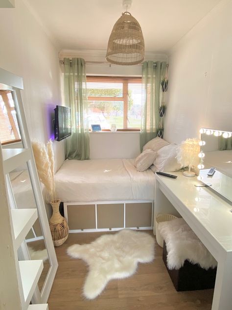 Box Rooms Ideas, Box Room Bedroom Ideas For Teenage Girl, Cute Ikea Bedroom Ideas, Small Bedroom Ideas Double Bed, Box Room Layout, Box Room Design, Girls Box Bedroom Ideas, 2m X 2m Bedroom Ideas, Small Box Room Ideas Bedrooms