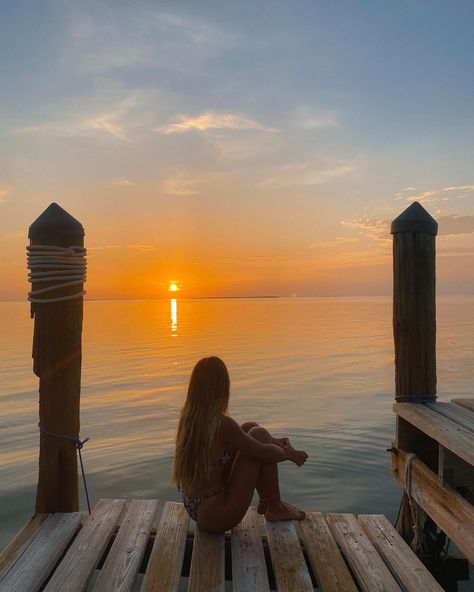 Sunsets in the Florida keys are unmatched and you will never change my mind Coco Beach Florida Pictures, Florida Vision Board, Florida Keys Aesthetic, Key West Aesthetic, Flordia Keys, Florida Beach Aesthetic, Coco Beach Florida, Beachy Pictures, Florida Vibes