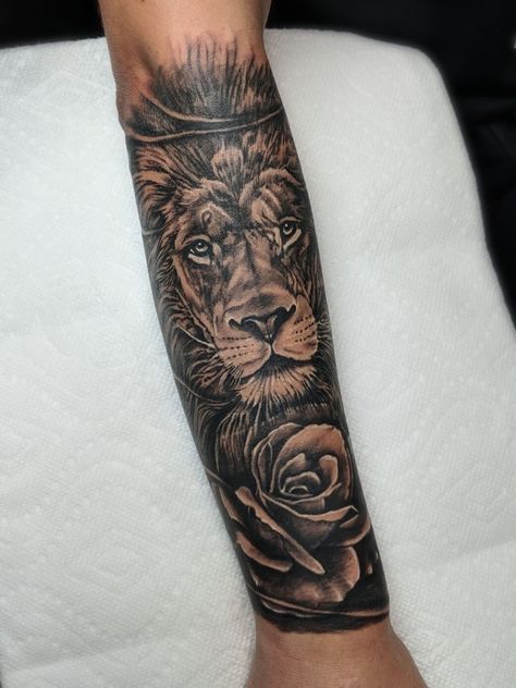 15+ Best Lion and Flowers Tattoo Designs | Page 3 of 3 | PetPress Lion Rose Tattoo, Lion And Rose Tattoo, Lion Tattoo With Flowers, Rose Tattoo Forearm, Lioness Tattoo, Rose Hand Tattoo, Rose Shoulder Tattoo, Lion Tattoo Sleeves, Mens Lion Tattoo