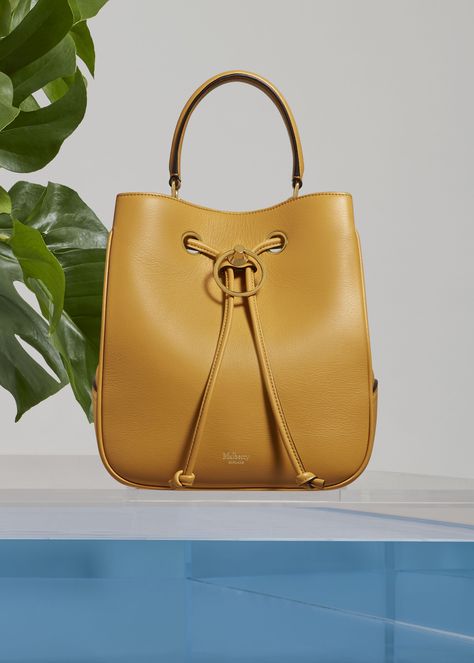 Could This Be Mulberry's Next Handbag Mega-Hit? #refinery29 https://www.refinery29.com/en-us/mulberry-hampstead-handbag#slide-9 Maize, April Showers, New Handbags, Bucket Bag, Carry On, Cute Dogs, Purse, Good Things, Handbags