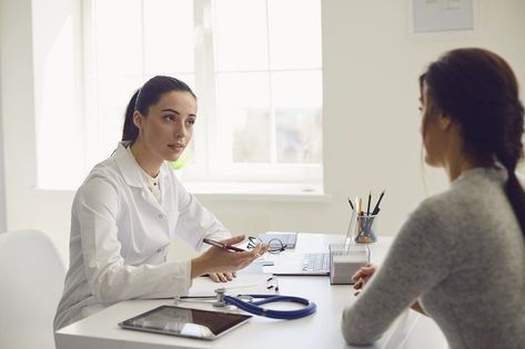 Wellness Photoshoot, Doctor Portrait, Doctor And Patient, Doctor Female, Doctors And Patients, Contract Signing, Doctor Patient, Film Class, Photoshoot Moodboard