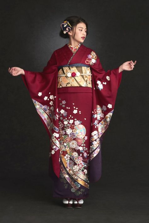 Traditional Asian Clothing, Asian Traditional Clothes, Long Kimono Dress, Recycled Kimono, Robe Silk, Japanese Traditional Clothing, Bridal Kimono, Silk Dressing Gown, Crepe Silk Sarees