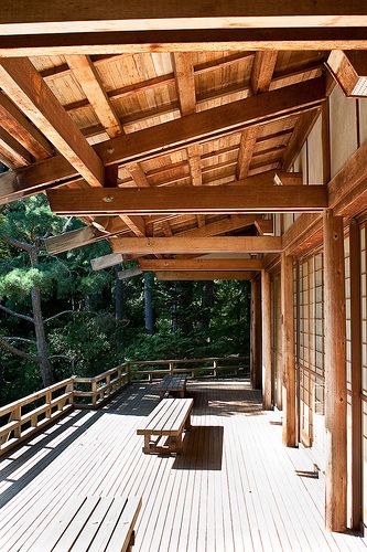 Roof and Porch Japanese Porch, Japanese Roof, Japanese Home Design, Roofing Ideas, Modern Roofing, Japanese Style House, Traditional Japanese House, Timber Architecture, Japan Architecture