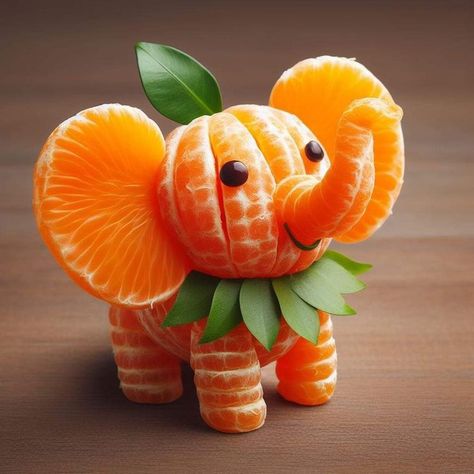 Bolo Panda, Deco Fruit, Fruit Creations, Fruit Animals, Decorações Com Comidas, Food Art For Kids, Creative Snacks, Food Sculpture, Amazing Food Decoration