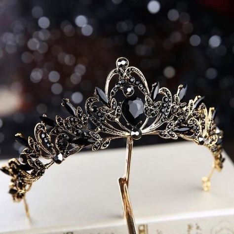 TopjewelleriesQueensChoices on Instagram: “1-9 Crowns✨Free Shipping Worldwide 👑 order Link in bio Order👉🏻https://queenschoices.com #jewellery #crown #ring #earrings earrings…” Veil Tiara, Rhinestone Veil, Crystal Crown Tiaras, Black Tiara, Bridal Crown Tiara, Rhinestone Headpiece, Crystal Bridal Tiaras, Gold Baroque, Black Crown