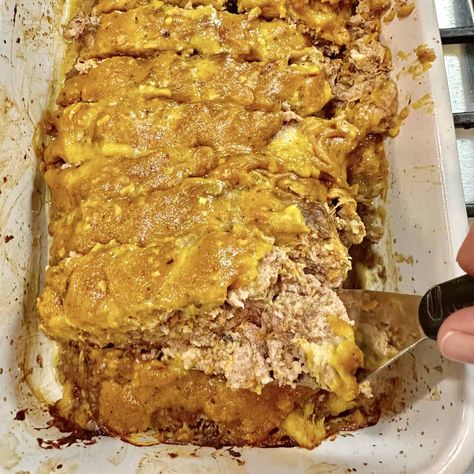 No Ketchup Meatloaf, Meatloaf Sauce Recipe, Meat Meal Prep, Ketchup Meatloaf, Frozen Meatloaf, Beef Meatloaf Recipes, Meatloaf Topping, Meatloaf Sauce, Beef Meatloaf