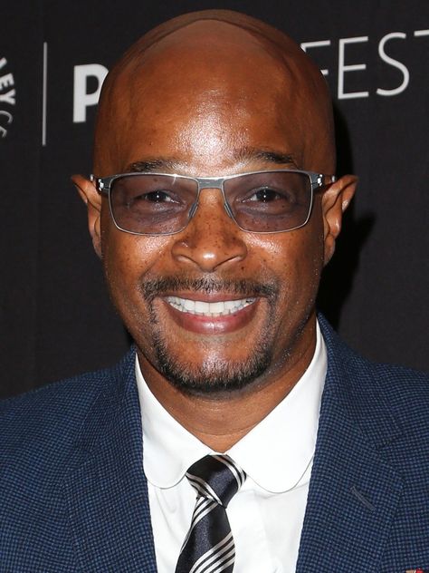 HAPPY 58TH BIRTHDAY to DAMON WAYANS!!   9 / 4 / 2018  American stand-up comedian, actor, writer and producer, and member of the Wayans family of entertainers. Wayans performed as a comedian and actor throughout the 1980s, including a yearlong stint on the sketch comedy series Saturday Night Live. His true breakthrough, however, came as a co-creator and performer on his own sketch comedy show, In Living Color, from 1990 to 1992. Happy 58th Birthday, Happy 59th Birthday, Damon Wayans, Funny Comedians, In Living Color, David Brooks, 58th Birthday, Black Hollywood, Stand Up Comedians