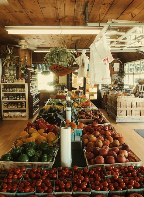 Homemade Granola Aesthetic, Small Town Market Aesthetic, Granola Family Aesthetic, Earthy Crunchy Aesthetic, Appalachian House, Crunchy Granola Aesthetic, Granola Mom Aesthetic, Crunchy Mom Aesthetic, Produce Aesthetic