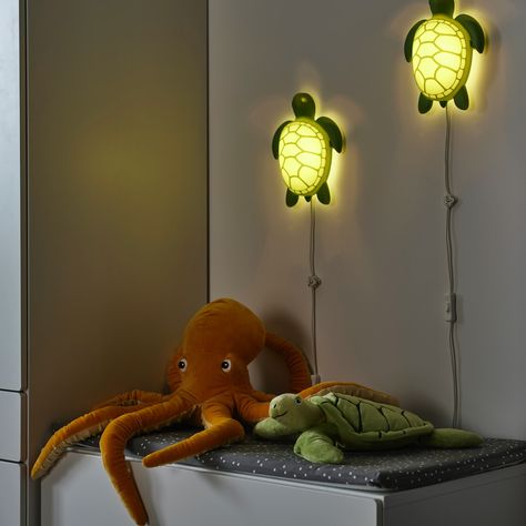 Explore interactive toys, convenient storage and playful décor. Here are just a few ideas to start creating your child’s inspirational bedroom! Blåvingad Ikea, Felix Beach, Childrens Lighting, Ikea Store, Green Turtle, Kids Night, Night Light Kids, Cute Turtles, Kids Bath