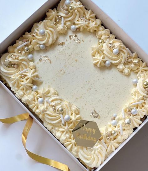 White And Gold Sheet Cake, Congratulations Sheet Cake, 50th Birthday Sheet Cake For Women, Boho Sheet Cake, Fancy Sheet Cake, Wedding Sheet Cake Designs, Sheet Cake Designs Birthday Women, Birthday Sheet Cake For Women, Birthday Cake Rectangle